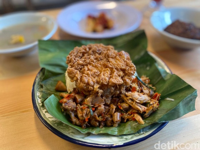 1746335586849-nasi-telur-kribo-hingga-ikan-cakalang-sedap-di-warteg-kalcer-jaksel-1746283401237