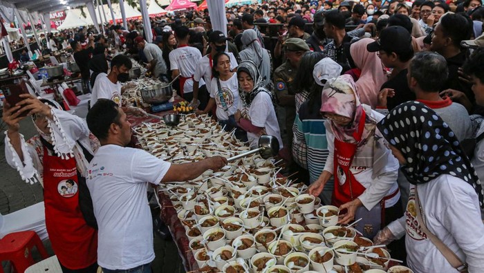 1746422545372-pembagian-4478-soto-khas-semarang-gratis-1746362850215_169