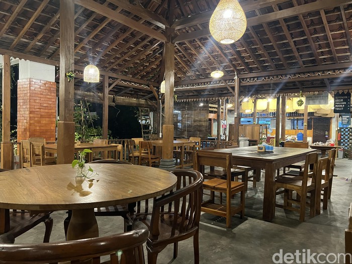 1746703003949-di-jogja-ada-resto-nyaman-yang-punya-bakmi-jawa-dan-donat-enakdi-jogja-ada-resto-nyaman-yang-punya-bakmi-jawa-dan-donat-enak-1746606959441