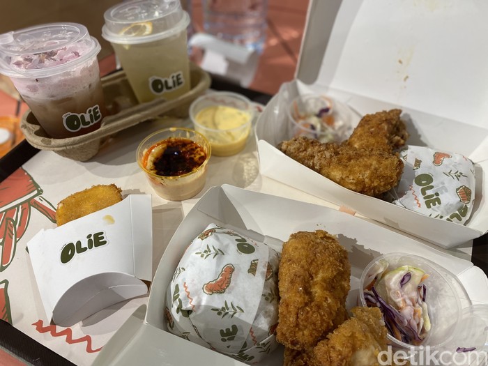 1747048160521-begini-kenikmatan-chicken-tender-dengan-saus-spesial-yang-antre-1-jam-1746883285534