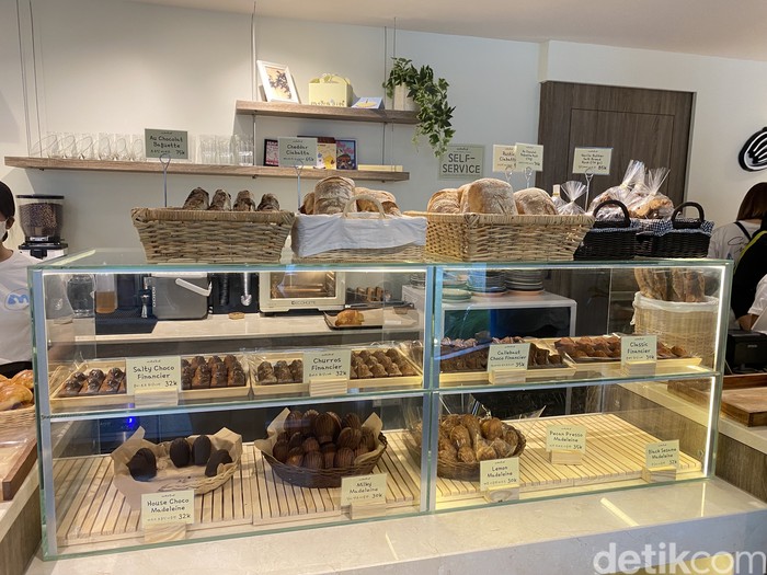 1748754754848-mongsim-bakery-coffee-1748702051257