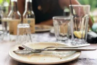 1750093933469-pengantin-tak-suguhkan-makanan-1750064891147