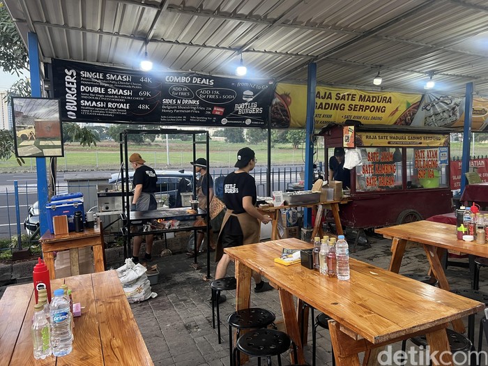 1750698567112-menikmati-smash-burger-asal-new-zealand-di-dalam-pasar-1750674369613