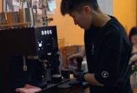 1754392390477-mantan-chef-michelin-buka-kafe-di-rumah-1754370294841_169