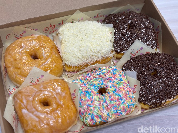 1754996999736-donat-by-olivia-sumichan-1754632681251
