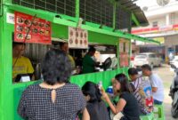 1755410014482-viral-di-tebet-ini-mie-ayam-jamur-racikan-mantan-chef-restoran-1755367129067