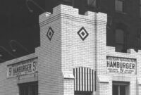 1755452413037-white-castle-1755343055401