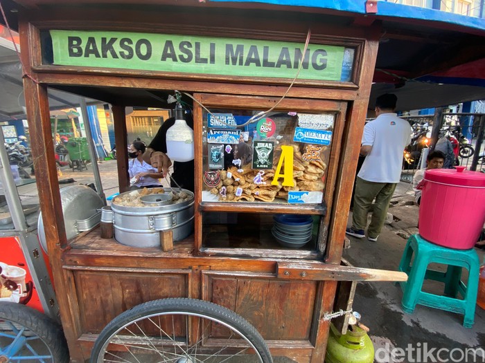 1756209026875-kuliner-stasiun-tebet-1754152435723