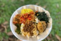 1758995237206-di-festival-luhak-nan-tigo-bisa-puas-makan-nasi-kapau-aneka-lauk-6