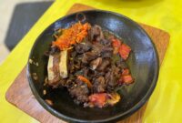 1759557075585-ayam-goreng-dan-iga-bakar-andalan-1756467488206