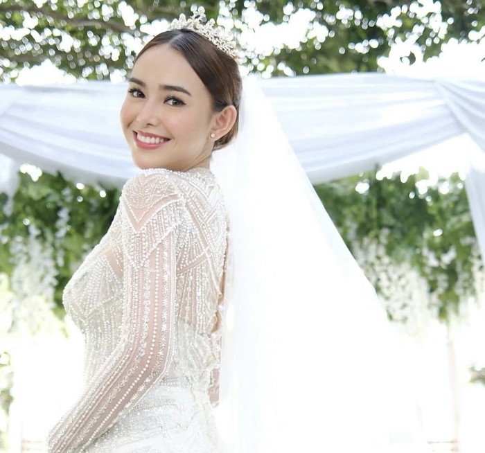 1759859173203-amanda-manopo-1759834856793