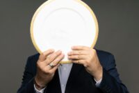 1760118606124-25-tahun-menyamar-demi-makan-kritikus-makanan-ini-akhirnya-pensiun-1760087449542