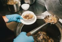 1760377311517-resto-ini-konsisten-sajikan-sup-ular-legendaris-sejak-130-tahun-lalu-1760347289282_169