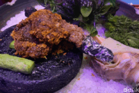 1761220433099-pengalaman-bersantap-di-restoran-hualiyan-chongqing-1761191561438_169