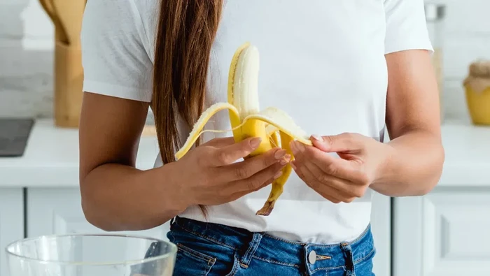 1761434648983-penyanyi-ini-kapok-makan-pisang-di-tempat-umum-alasannya-tak-terduga-1_169