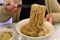 1761479036359-the-noodle-jet-cafe-makan-mie-serasa-di-pesawat-dilayani-pramugari-1