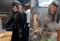 1762192147138-penuh-pertunjukan-unik-resto-ini-tawarkan-pengalaman-makan-ala-film-kungfu-1762157961595