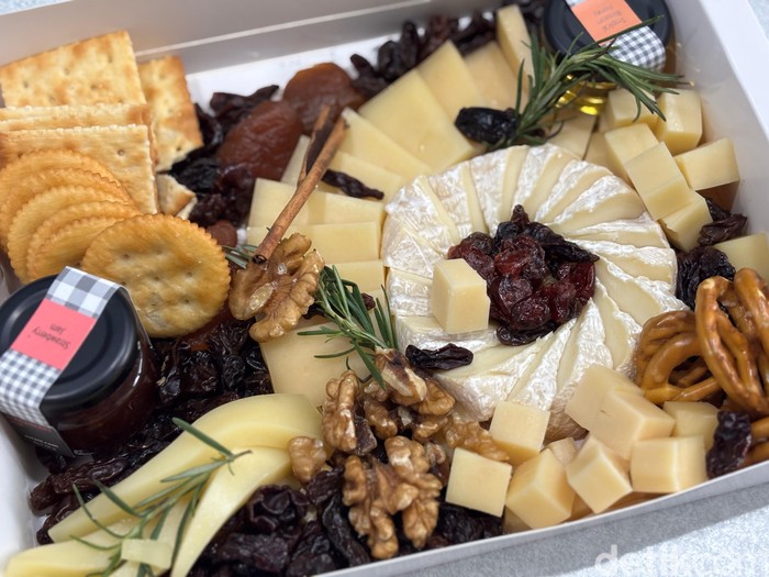 1762257182305-keju-prancis-1762243425920