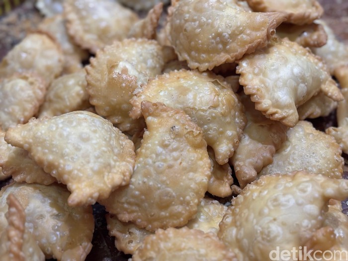 1762580653415-pastel-gang-pelukis-1762496993149