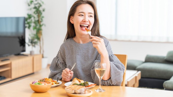 1763076364813-5-manfaat-sehat-jika-rajin-sikat-gigi-sebelum-sarapan-4_169