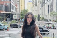 1763142534079-pose-cantik-ummi-quary-saat-makan-nasi-lemak-hingga-sate-wagyu-1763110395583