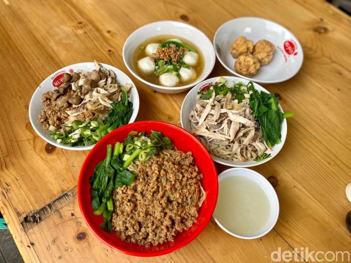 1763185545991-bakmi-delima-6