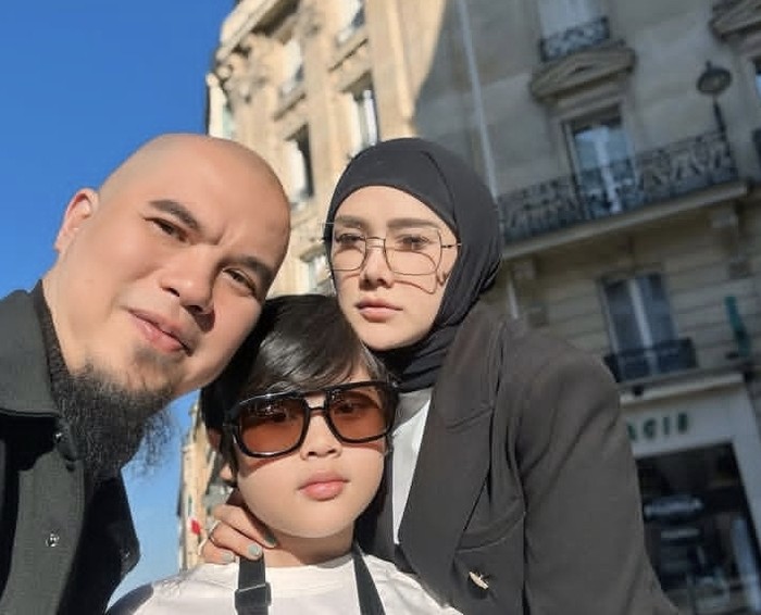 1763485606669-ahmad-dhani-1763461689551