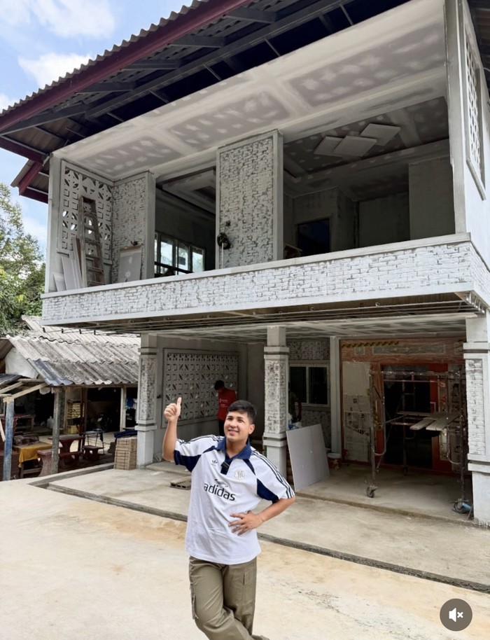 1763572005707-jirayut-hobi-kulineran-makan-nasi-lemak-di-singapura-hingga-ramen-di-jepang-1763560211567