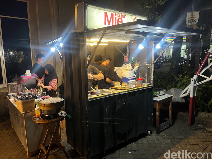 1763874500627-bukan-mie-ayam-1763540649270