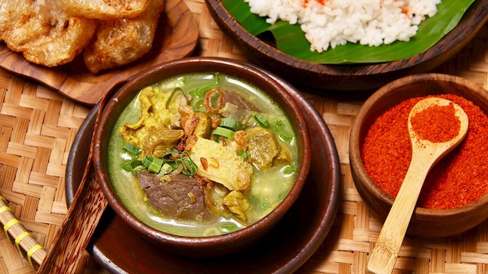 1763960844332-daftar-baru-10-makanan-indonesia-paling-enak-2025-1763863869778