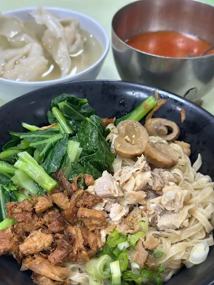 1764133706657-kuliner-pasar-baru-1764119029598