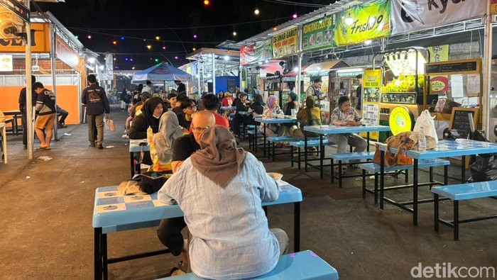 1764328081552-kuliner-pagi-malam-tebet-1764295585758_169