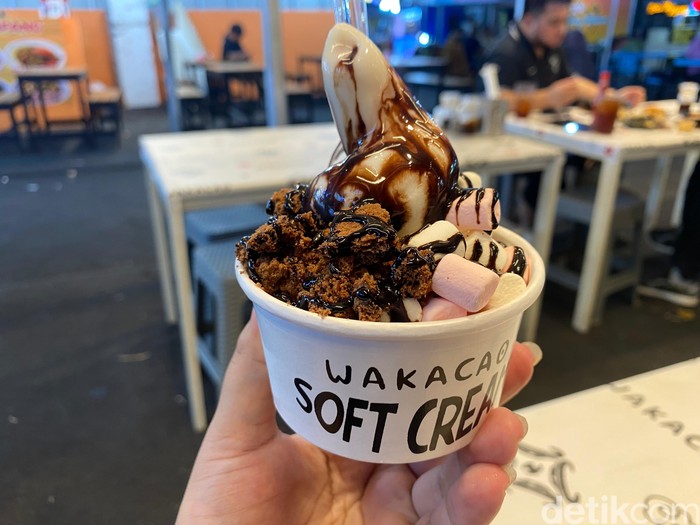 1764435991111-jajanan-enak-di-kuliner-pagi-malam-tebet-1764324836310