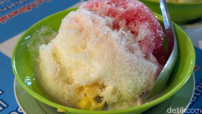 1764500782301-kuliner-pagi-malam-tebet-1764480960580_169