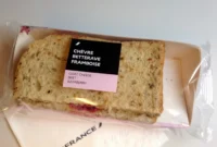 1765019173798-duh-menu-sandwich-di-pesawat-ini-disebut-mirip-makanan-penjara-1764838839721