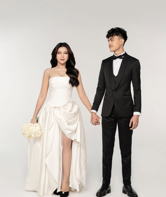 1765127187871-resmi-menikah-hanum-mega-langsung-racik-matcha-di-pesta-1765099108720