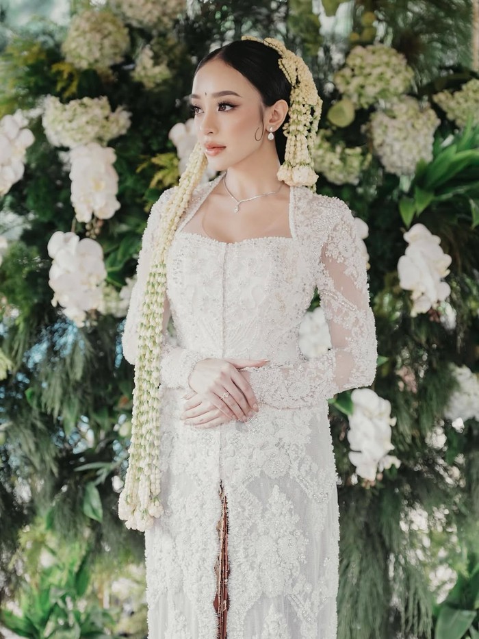 1765213585107-amanda-zahra-1765183595069