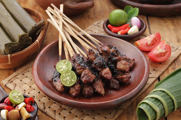 1765256805351-ilustrasi-sate-kambing-1765009163924