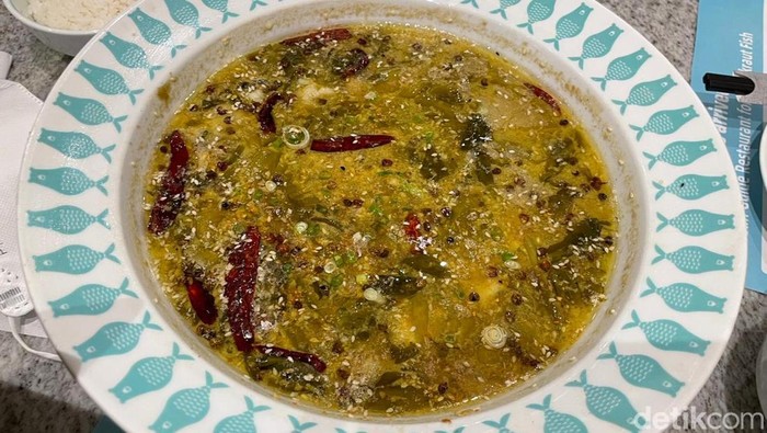 1765278432400-yaoyao-sauerkraut-fish-1765245767872_169