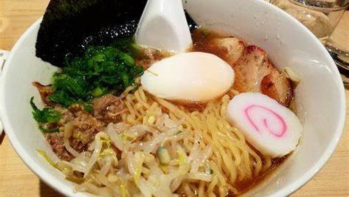 1765278440254-ramen-termahal-di-dunia-3_169