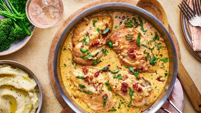 1765537700176-apa-itu-marry-me-chicken-resep-populer-di-google-sepanjang-2025-1765451009698_169