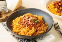 1765796831083-masakan-italia-tagliatelle-al-ragu-1765540832265