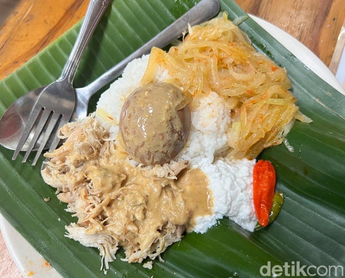 1765883170896-gurih-manis-gudeg-dan-nasi-liwet-khas-solo-ada-di-pasmod-bsd-7