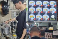 1766056069267-bangun-jam-4-pagi-tiap-hari-anak-17-tahun-ini-giat-jualan-bubur-kaki-lima-1766045719368