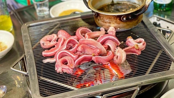 1766077675268-ikan-hagfish-jadi-seafood-eksotik-di-korsel-1766042342660_169