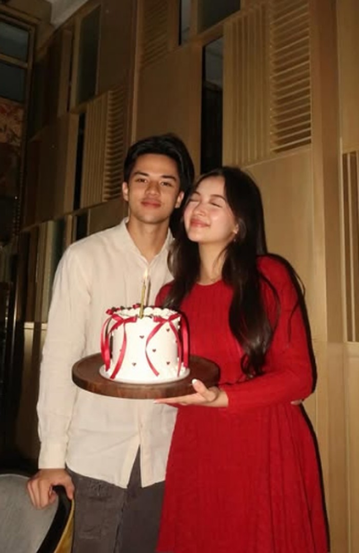 1766163968982-megan-domani-asyik-kulineran-di-thailand-cicip-ketan-mangga-hingga-es-krim-1766142469680