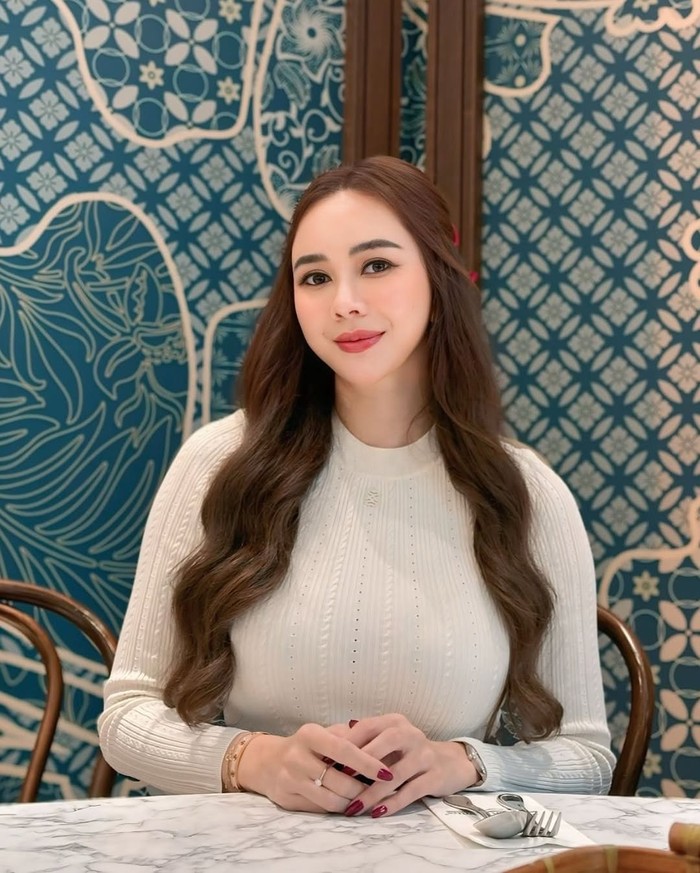 1766250511836-aura-kasih-1766242897415