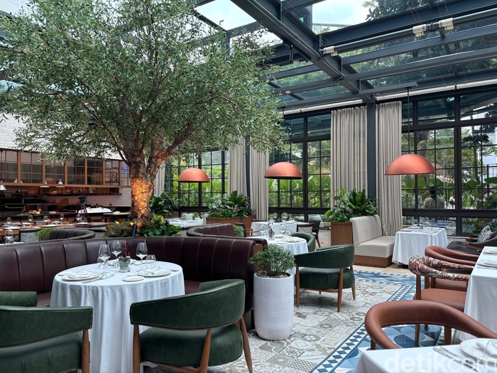 1767352090819-chef-alejandro-garcia-di-erre-urrechu-jakarta-1767075254248