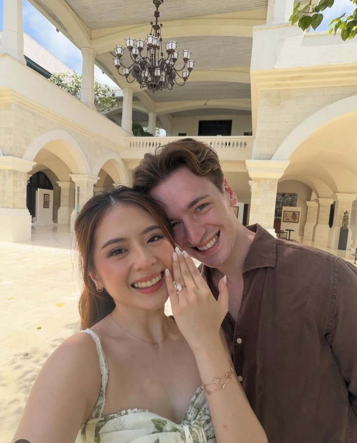 1767546343449-jennifer-christie-1767529529255