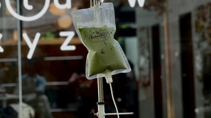 1767956842143-buba-tea-bali-viral-dan-menuai-kontroversi-akibat-gimik-penyajian-matcha-yang-menyerupai-cairan-infus-medis-1767678133084_169